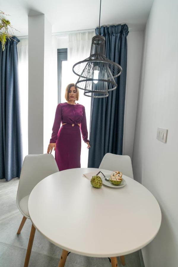Riam Suites Apartamentos Los Palacios Y Villafranca Eksteriør bilde