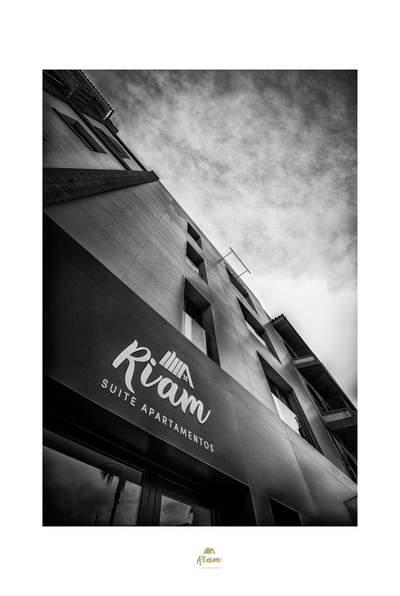 Riam Suites Apartamentos Los Palacios Y Villafranca Eksteriør bilde