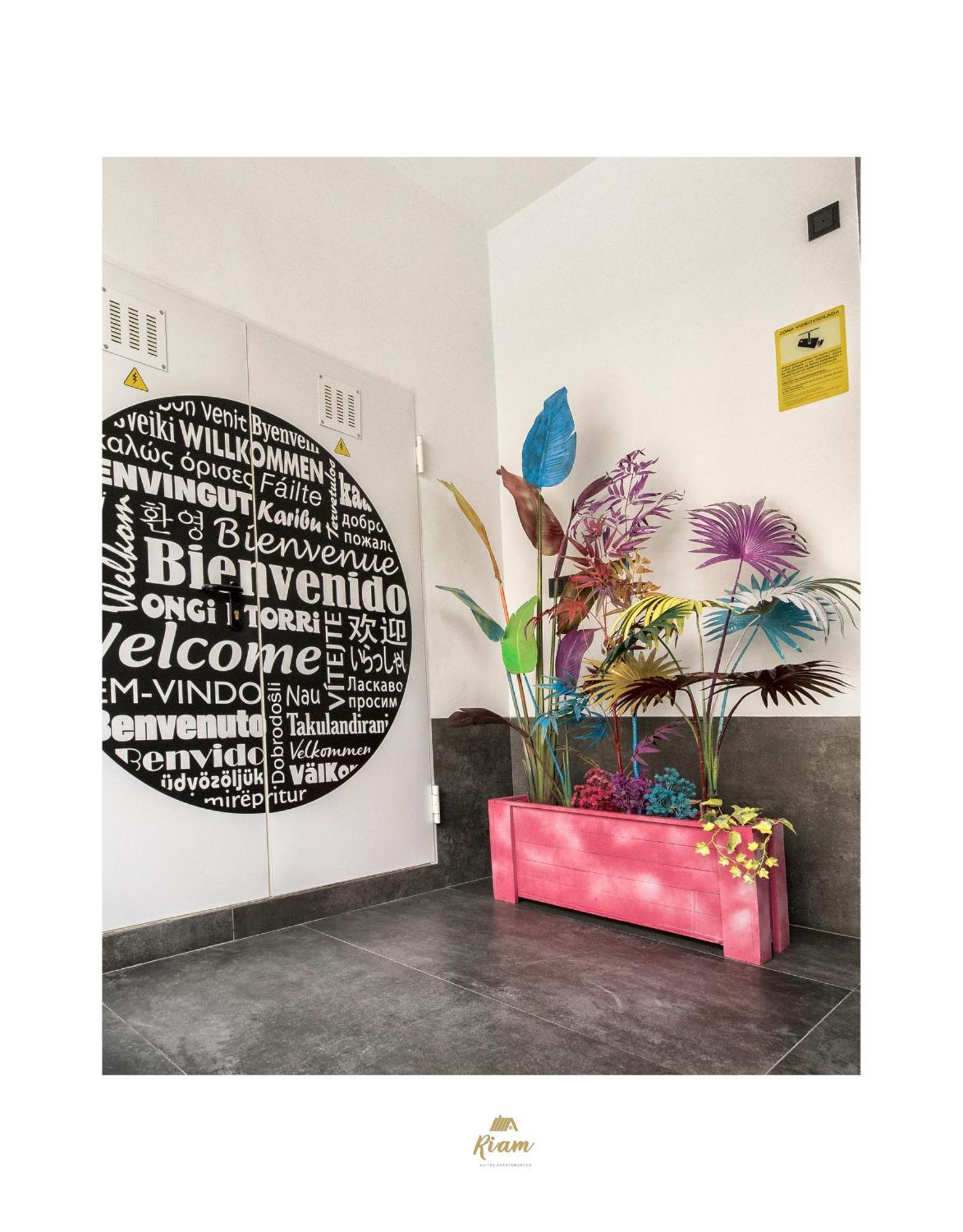 Riam Suites Apartamentos Los Palacios Y Villafranca Eksteriør bilde