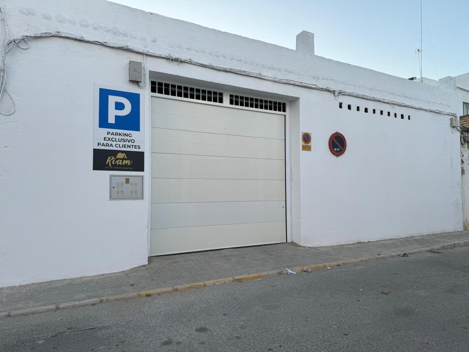 Riam Suites Apartamentos Los Palacios Y Villafranca Eksteriør bilde